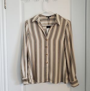 BNWT Dynamite Button-Up Blouse.
